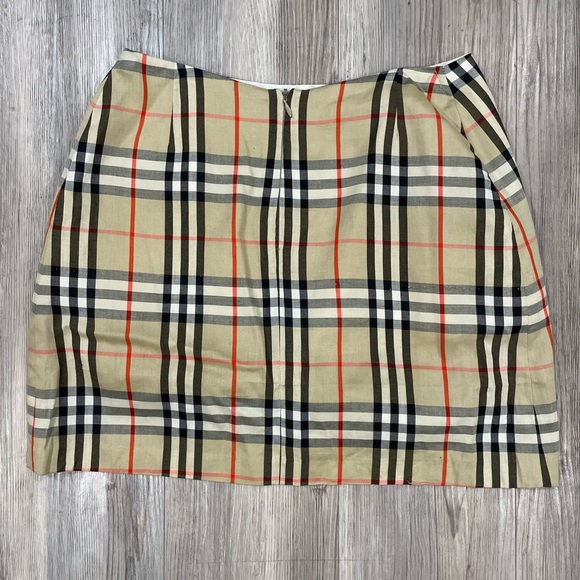 Burberry Signature Plaid Mini Skirt w/Slip - Picture 2 of 6